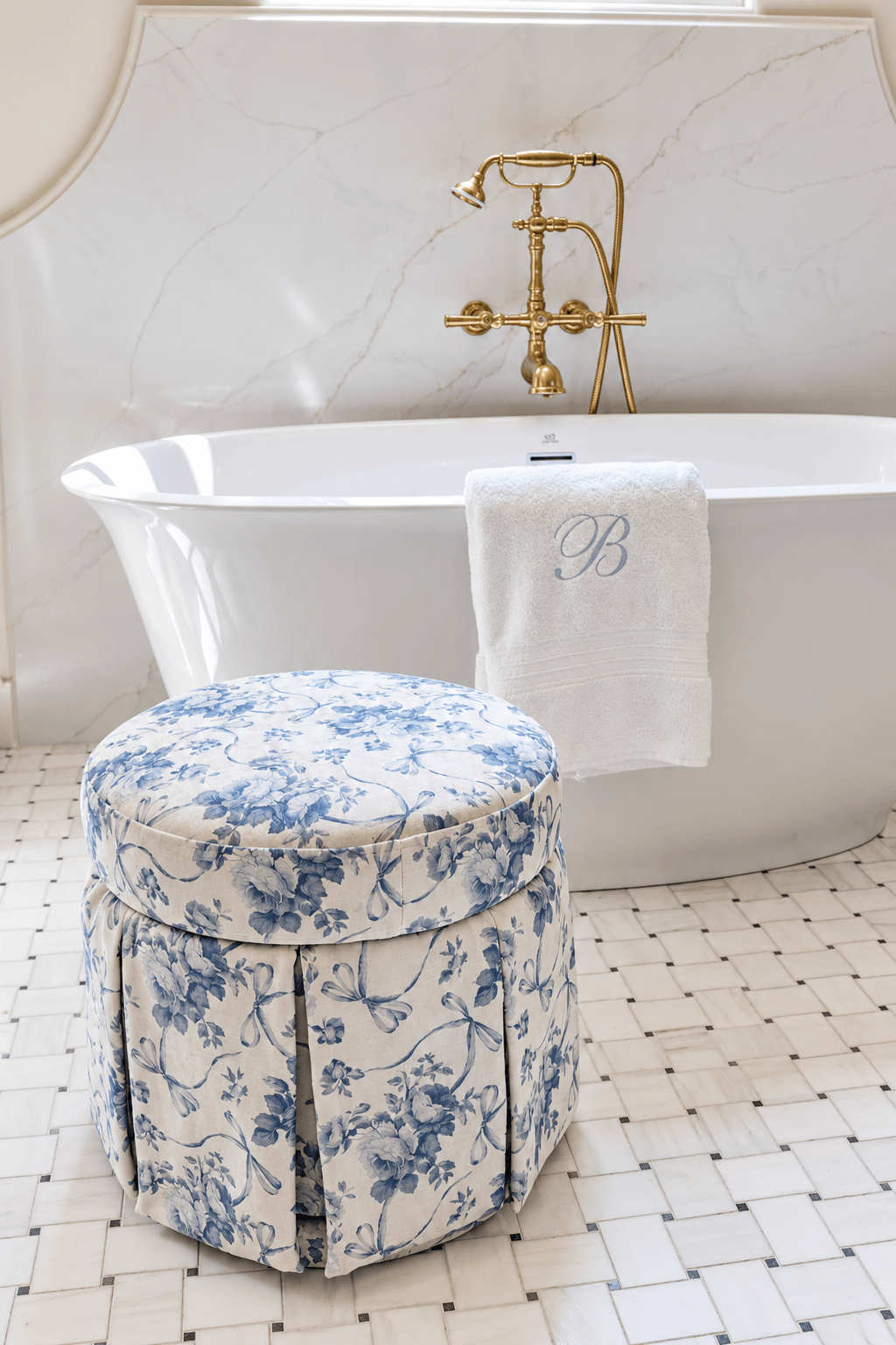 Quartz bathroom vanity